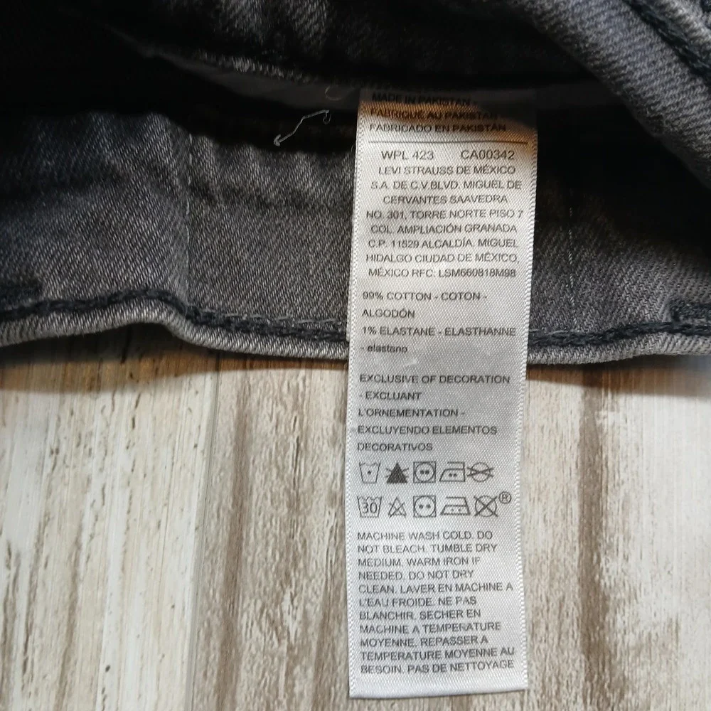 Signature by Levi Strauss Mens Gray Denim Shorts Size 38 Cotton Stretch Casual